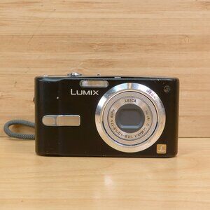 Panasonic Lumix DMC-FX12 7.2 MP Digital Camera, with 3x Optical Zoom, Black